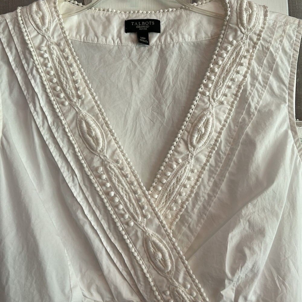 Talbots White V-Neck Cotton Embellished Blouse Sleeveless Side Zip 14P - Picture 2 of 9